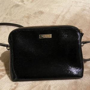 Like brand new Kate Spade crossbody bag. Excellent material that doesn’t stain!